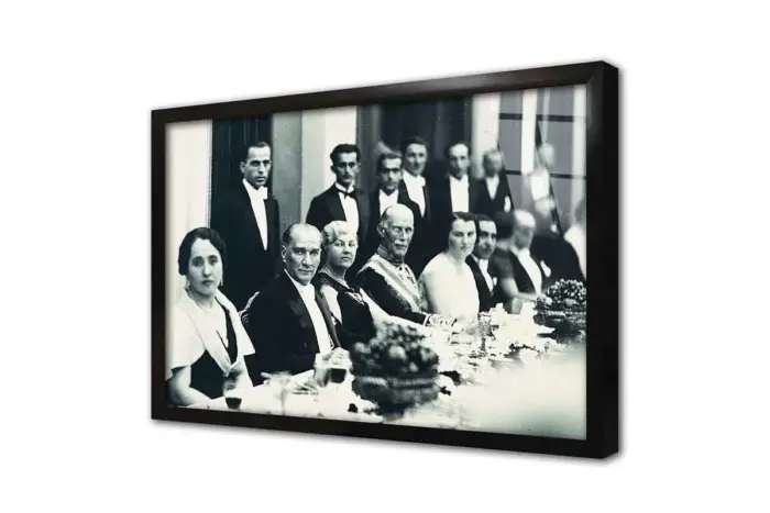Atatürk Cumhuriyet Balosu Yemeğinde | Kanvas Tablo | Cam Tablo | Mdf Tablo | A02070 - Görsel 3