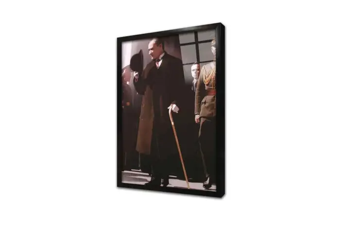 Atatürk Şapkasıyla Selam Verirken | Kanvas Tablo | Cam Tablo | Mdf Tablo | A02120 - Görsel 3