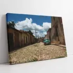 Terk Edilmiş Sokakta Klasik Araba | Kanvas Tablo | Cam Tablo | Mdf Tablo | A01225