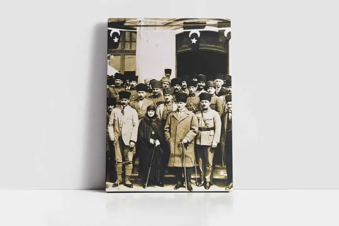 Atatürk Ve Latife Hanım Meclis Önünde | Kanvas Tablo | Cam Tablo | Mdf Tablo | A02007 - Görsel 2