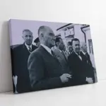 Atatürk Tcdd Önünde | Kanvas Tablo | Cam Tablo | Mdf Tablo | A02043