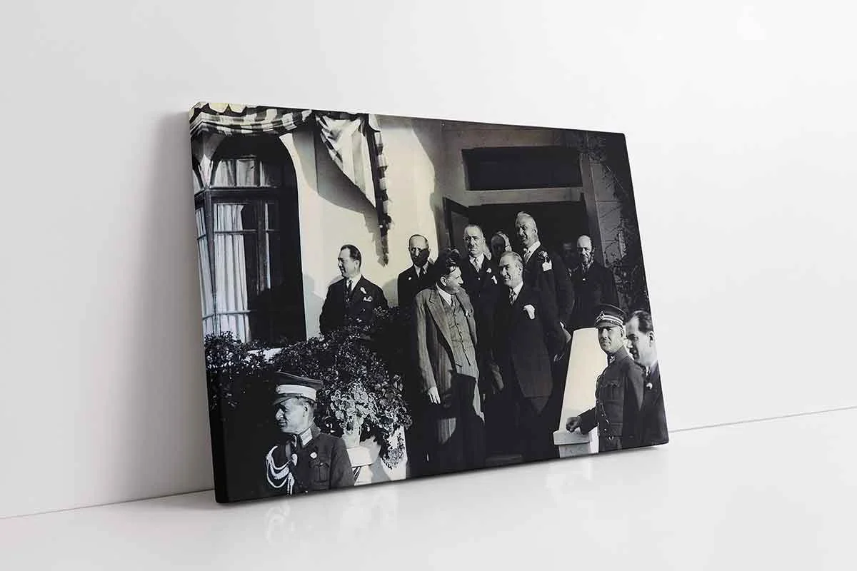 KA02051-10 Atatürk Sohbet Ederken | Kanvas Tablo | Cam Tablo | Mdf Tablo | A02051 - Görsel 1
