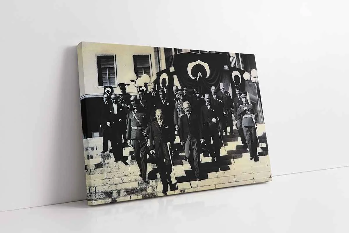 KA02052-10 Atatürk Genelkurmaydan Çıkarken | Kanvas Tablo | Cam Tablo | Mdf Tablo | A02052 - Görsel 1