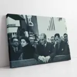 Atatürk Fabrika Önünde Gösteri İzlerken | Kanvas Tablo | Cam Tablo | Mdf Tablo | A02059