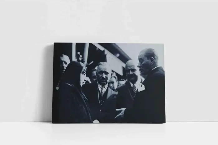 Atatürk Ankara Havalimanında | Kanvas Tablo | Cam Tablo | Mdf Tablo | A02066 - Görsel 2
