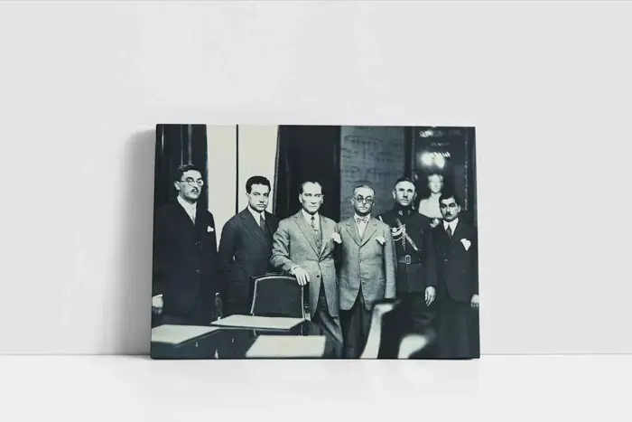 Atatürk İş Bankası Genel Merkezinde | Kanvas Tablo | Cam Tablo | Mdf Tablo | A02067 - Görsel 2