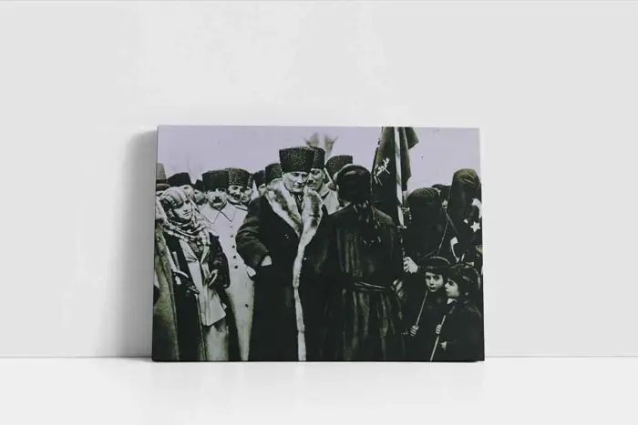 Atatürk Kurtuluş Savaşı Sonrası Konyadayken | Kanvas Tablo | Cam Tablo | Mdf Tablo | A02071 - Görsel 2