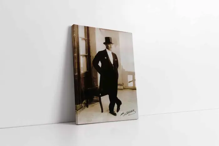 Atatürk Fransada Smokinli Pozu | Kanvas Tablo | Cam Tablo | Mdf Tablo | A02075 - Görsel 1