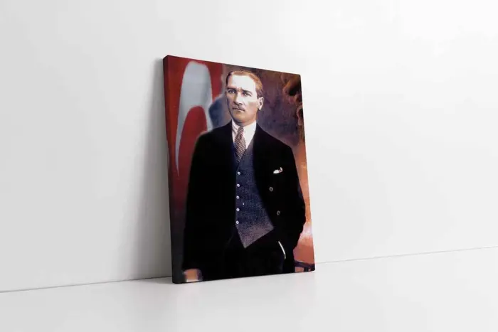 Ay Yıldızlı Bayrak Önünde Atatürk | Kanvas Tablo | Cam Tablo | Mdf Tablo | A02102 - Görsel 1