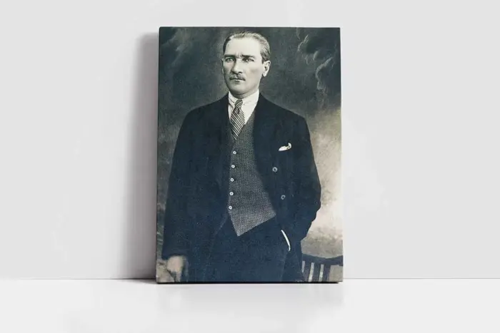 Takım Elbiseli Atatürk | Kanvas Tablo | Cam Tablo | Mdf Tablo | A02114 - Görsel 2