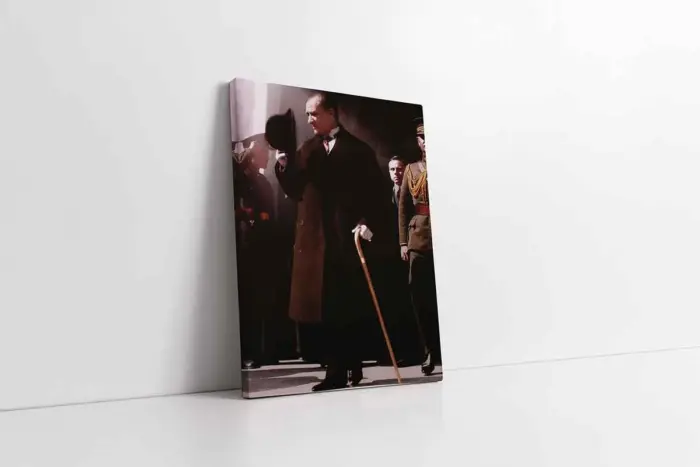 Atatürk Şapkasıyla Selam Verirken | Kanvas Tablo | Cam Tablo | Mdf Tablo | A02120 - Görsel 1
