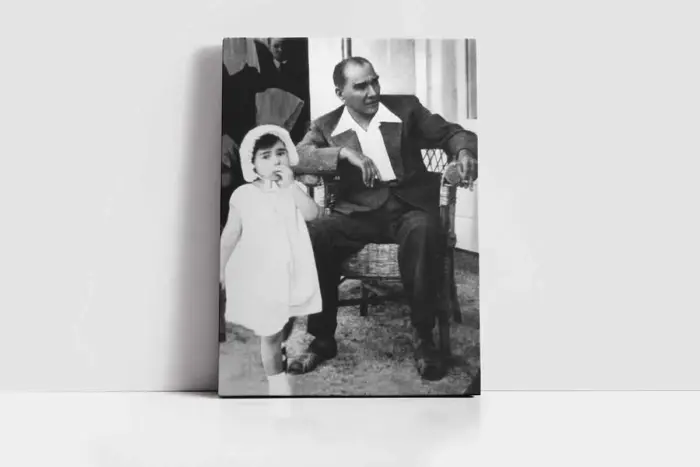 Atatürkün Manevi Kızıyla | Kanvas Tablo | Cam Tablo | Mdf Tablo | A02141 - Görsel 2
