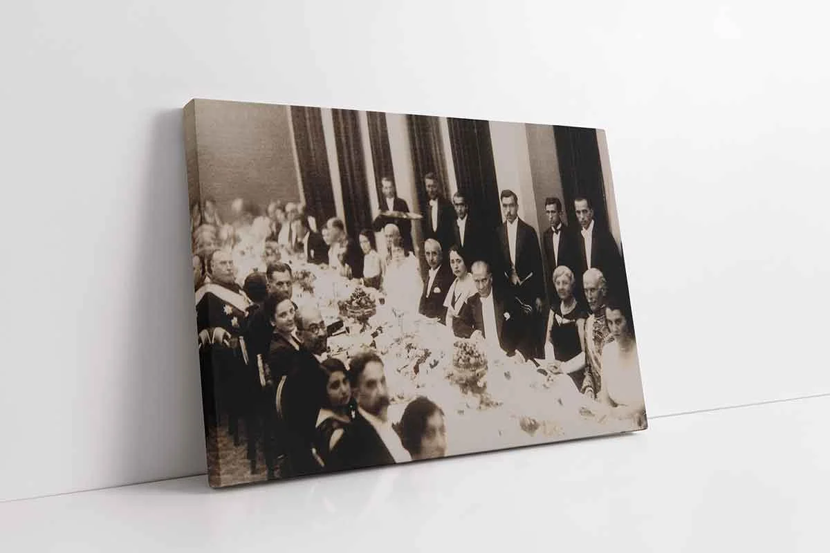 KA02151-10 Atatürk Yemek Masasında | Kanvas Tablo | Cam Tablo | Mdf Tablo | A02151 - Görsel 1