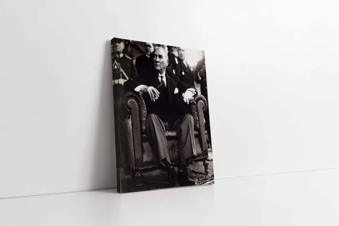 Atatürk Otururken | Kanvas Tablo | Cam Tablo | Mdf Tablo | A02158 - Görsel 1