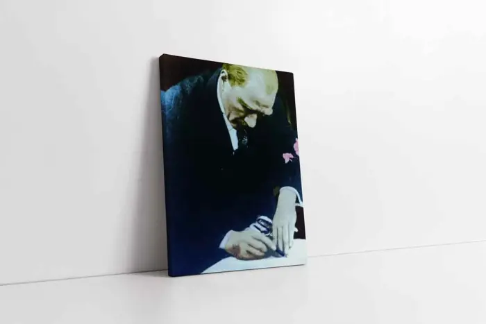 Atatürk İmza Atarken | Kanvas Tablo | Cam Tablo | Mdf Tablo | A02175 - Görsel 1