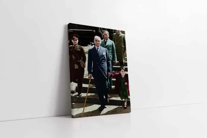 Atatürk Ve Ülkü Hanım Çocukken | Kanvas Tablo | Cam Tablo | Mdf Tablo | A02182 - Görsel 1