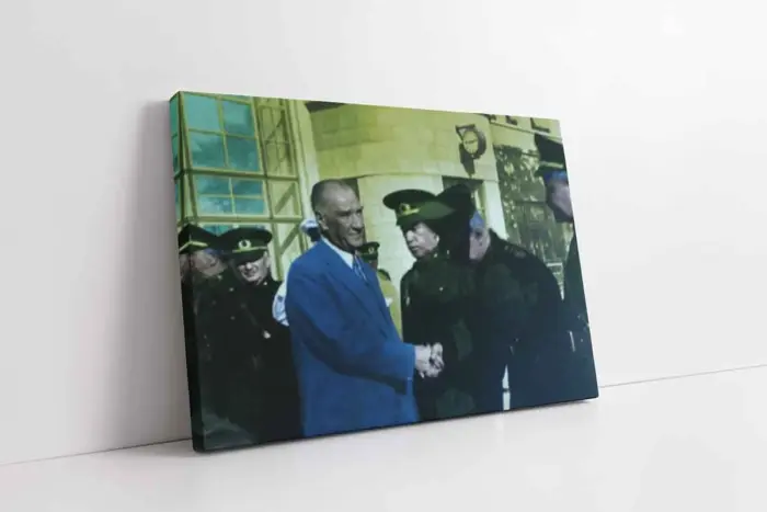 Atatürk Ankara Tren Garında | Kanvas Tablo | Cam Tablo | Mdf Tablo | A02198 - Görsel 1