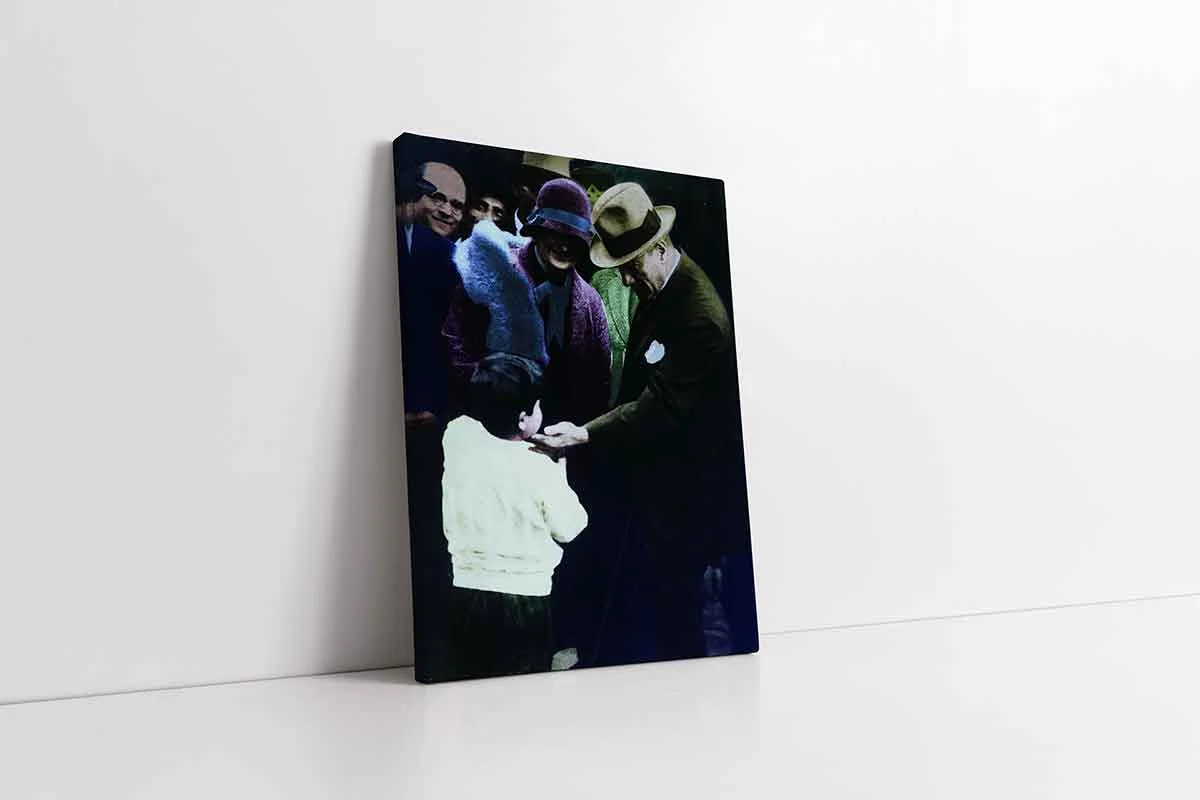 KA02205-10 Atatürkün Çocuk Sevgisi | Kanvas Tablo | Cam Tablo | Mdf Tablo | A02205 - Görsel 1
