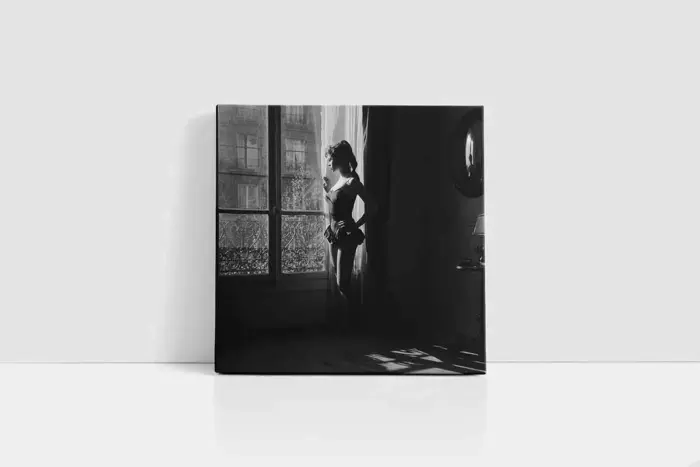 Pencere Önünde Brigitte Bardot | Kanvas Tablo | Cam Tablo | Mdf Tablo | A31141 - Görsel 2
