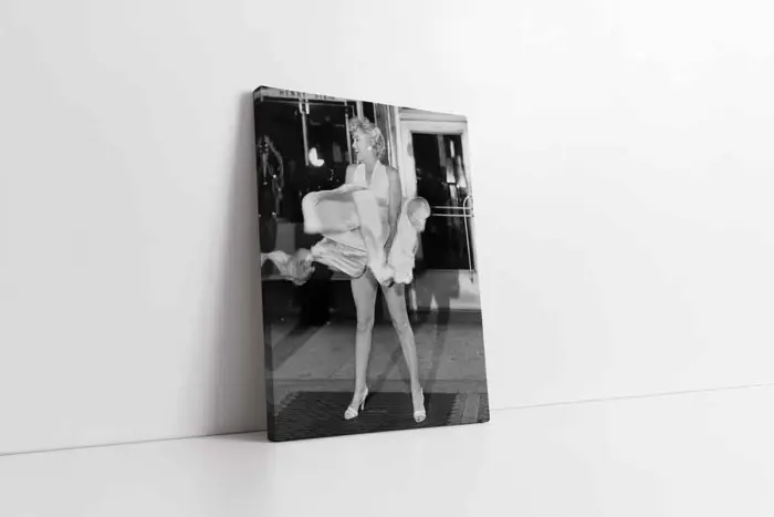 Uçuşan Beyaz Elbiseli Marilyn Monroe | Kanvas Tablo | Cam Tablo | Mdf Tablo | A31218 - Görsel 1