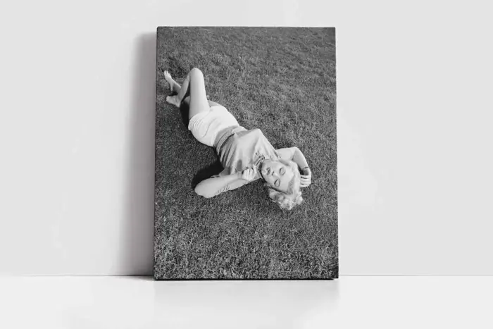 Marilyn Monroe Yerde Uzanırken | Kanvas Tablo | Cam Tablo | Mdf Tablo | A31285 - Görsel 2