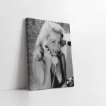 Marilyn Monroe Telefonla Konuşurken | Kanvas Tablo | Cam Tablo | Mdf Tablo | A31288