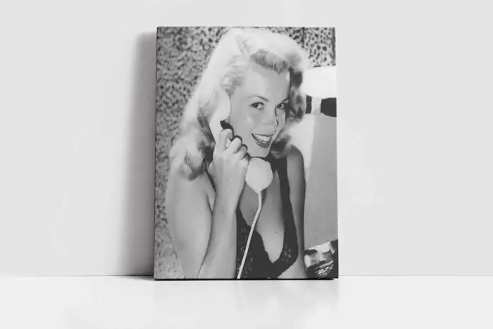 Marilyn Monroe Telefonla Konuşurken | Kanvas Tablo | Cam Tablo | Mdf Tablo | A31288 - Görsel 2