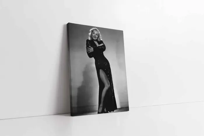 Marilyn Monroe Siyah Kıyafetiyle | Kanvas Tablo | Cam Tablo | Mdf Tablo | A31290 - Görsel 1