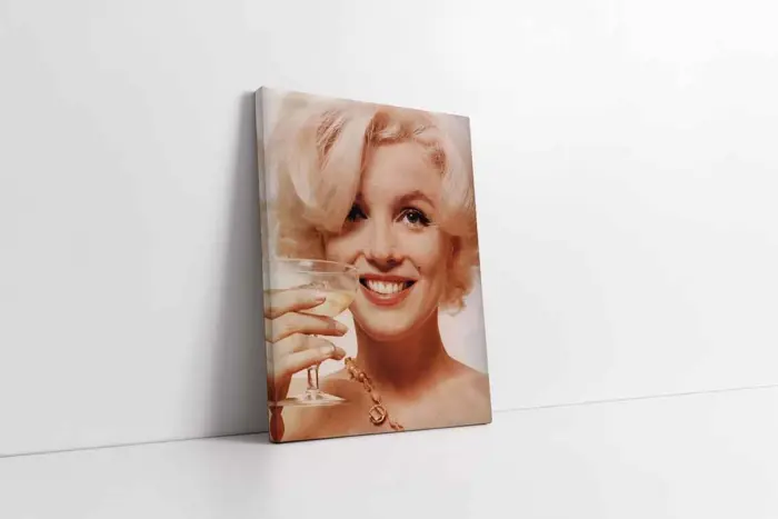 Marilyn Monroe Sarı Saçlarıyla | Kanvas Tablo | Cam Tablo | Mdf Tablo | A31321 - Görsel 1