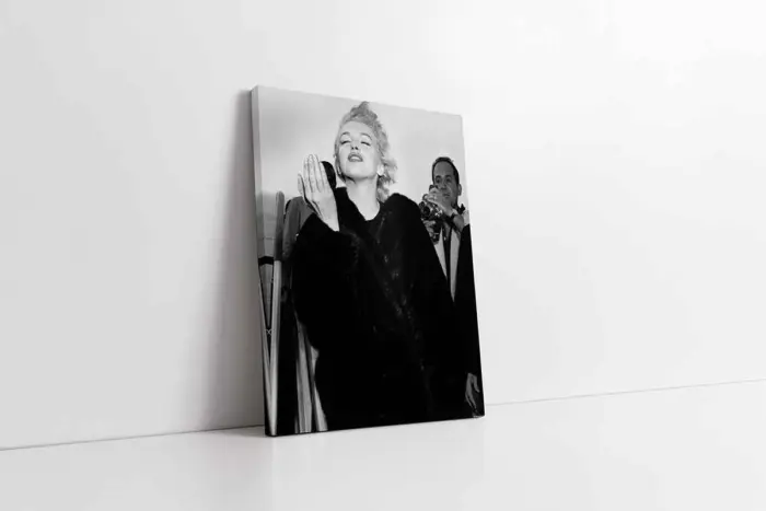 Marilyn Monroe Kürkü İle Siyah Beyaz | Kanvas Tablo | Cam Tablo | Mdf Tablo | A31332 - Görsel 1