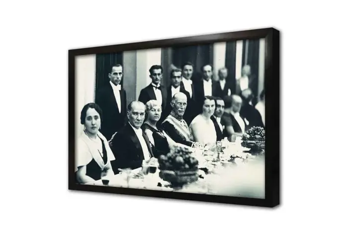 Atatürk Cumhuriyet Balosu Yemeğinde | Kanvas Tablo | Cam Tablo | Mdf Tablo | A02070 - Görsel 4