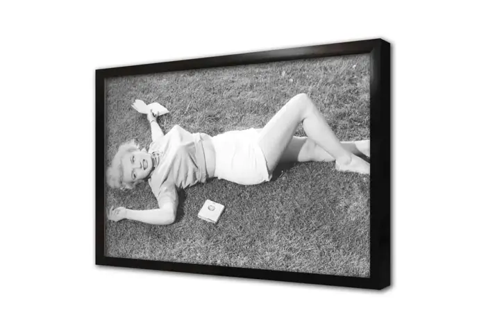 Marilyn Monroe Çimlerde Uzanırken Ki | Kanvas Tablo | Cam Tablo | Mdf Tablo | A31306 - Görsel 4